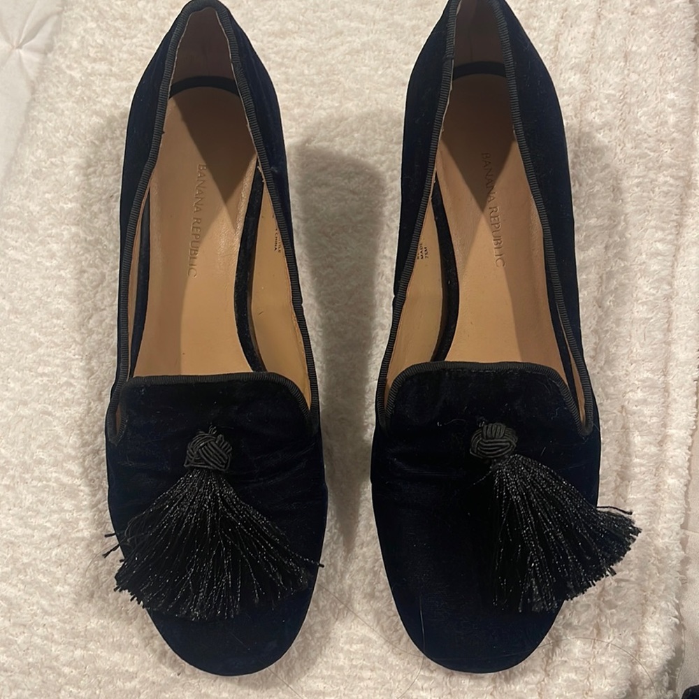 Banana republic velvet heels 7.5